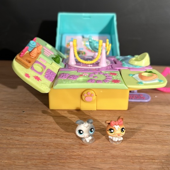 Mint littlest pet shop tiniest tiniest, pop-up bunny playset  - Picture 8 of 10